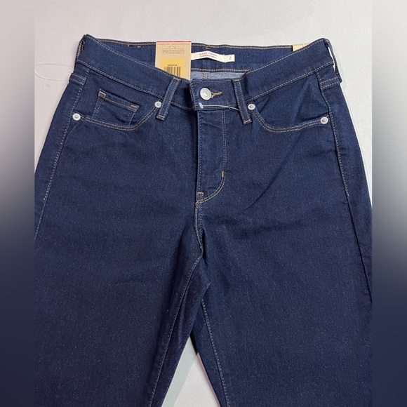Levi's Women's Classic Straight Mid Rise Jeans 26X30 - Picture 3 of 4